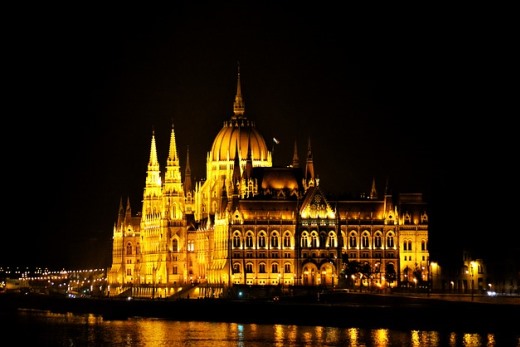 what to do in budapest parliament